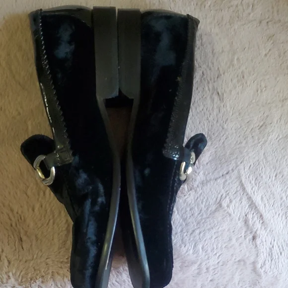 Donald J. Pliner Size 7 Black Velvet Loafers Dress Shoes Classic Slip-On - Picture 9 of 12